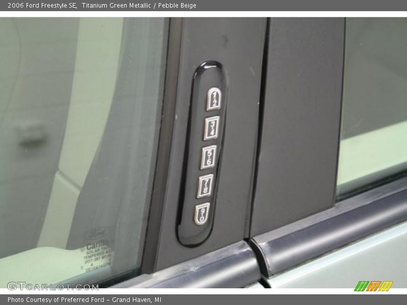 Titanium Green Metallic / Pebble Beige 2006 Ford Freestyle SE