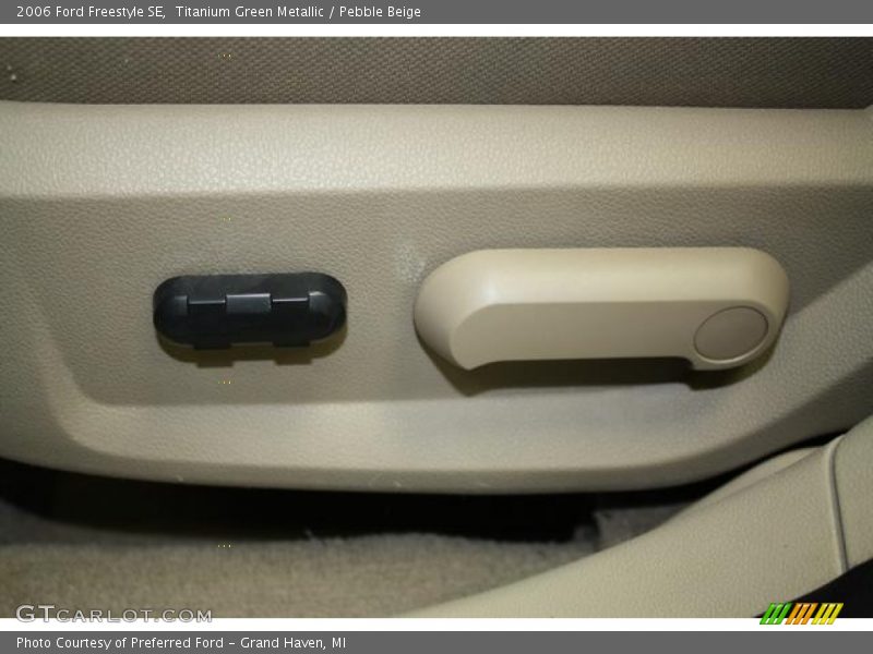 Titanium Green Metallic / Pebble Beige 2006 Ford Freestyle SE