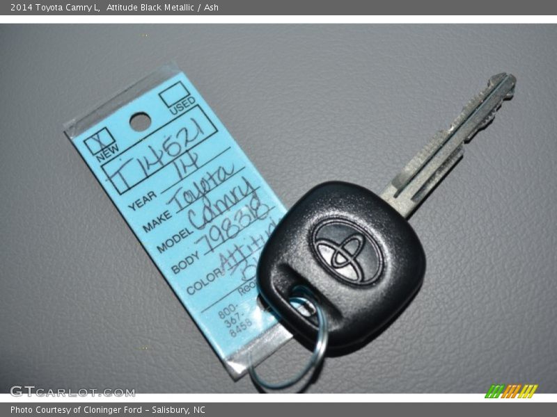 Attitude Black Metallic / Ash 2014 Toyota Camry L