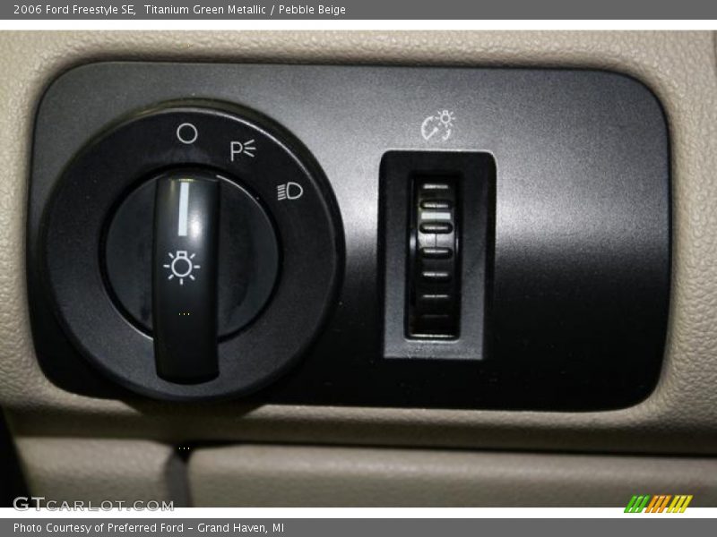 Titanium Green Metallic / Pebble Beige 2006 Ford Freestyle SE