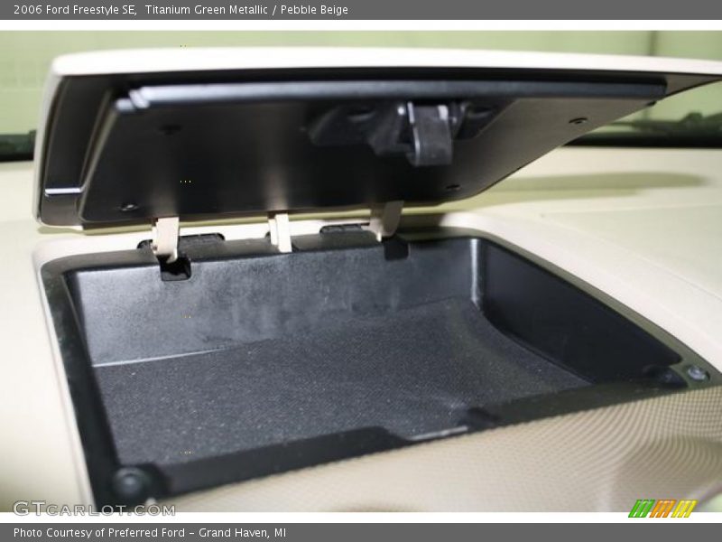 Titanium Green Metallic / Pebble Beige 2006 Ford Freestyle SE
