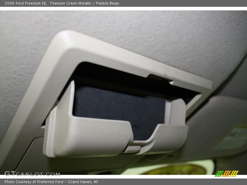 Titanium Green Metallic / Pebble Beige 2006 Ford Freestyle SE