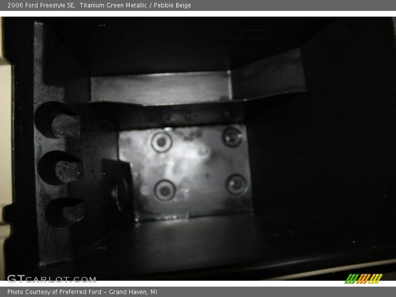 Titanium Green Metallic / Pebble Beige 2006 Ford Freestyle SE