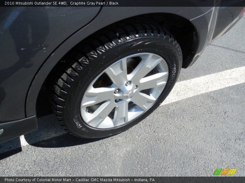 Graphite Gray Pearl / Black 2010 Mitsubishi Outlander SE 4WD