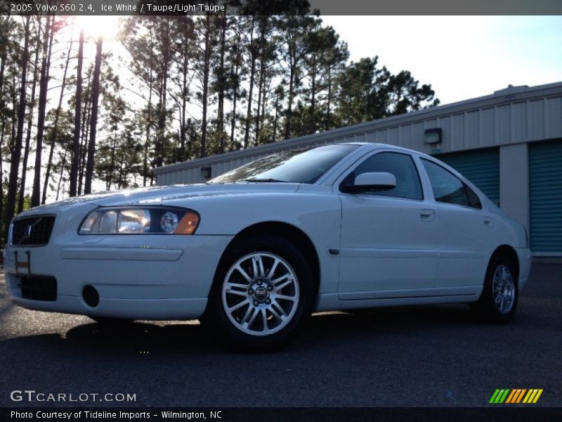 Ice White / Taupe/Light Taupe 2005 Volvo S60 2.4