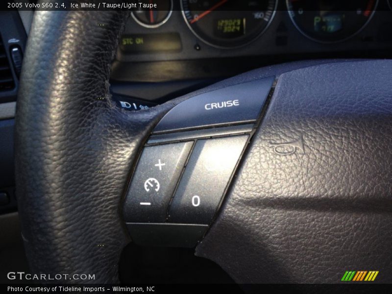 Ice White / Taupe/Light Taupe 2005 Volvo S60 2.4