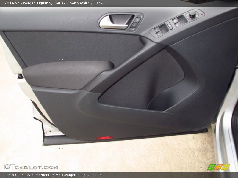 Reflex Silver Metallic / Black 2014 Volkswagen Tiguan S