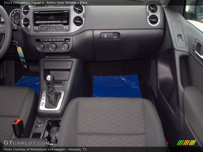Reflex Silver Metallic / Black 2014 Volkswagen Tiguan S
