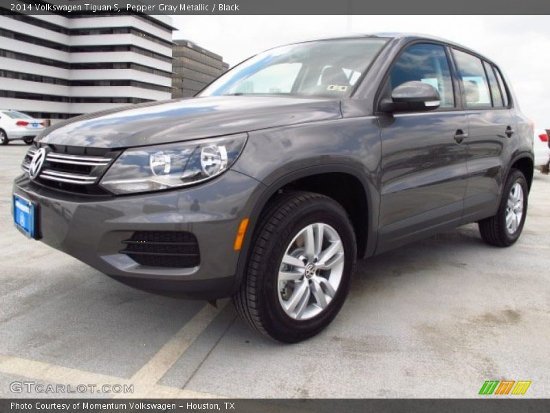 Pepper Gray Metallic / Black 2014 Volkswagen Tiguan S