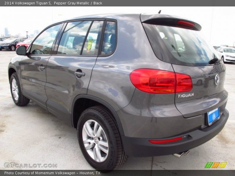 Pepper Gray Metallic / Black 2014 Volkswagen Tiguan S
