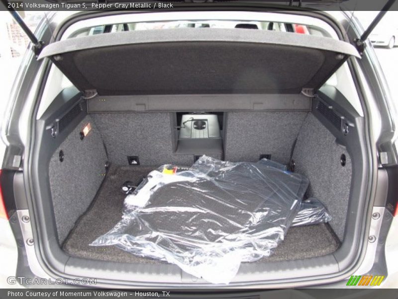 Pepper Gray Metallic / Black 2014 Volkswagen Tiguan S