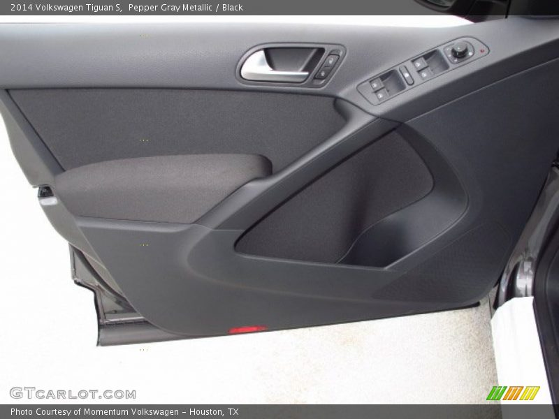 Pepper Gray Metallic / Black 2014 Volkswagen Tiguan S