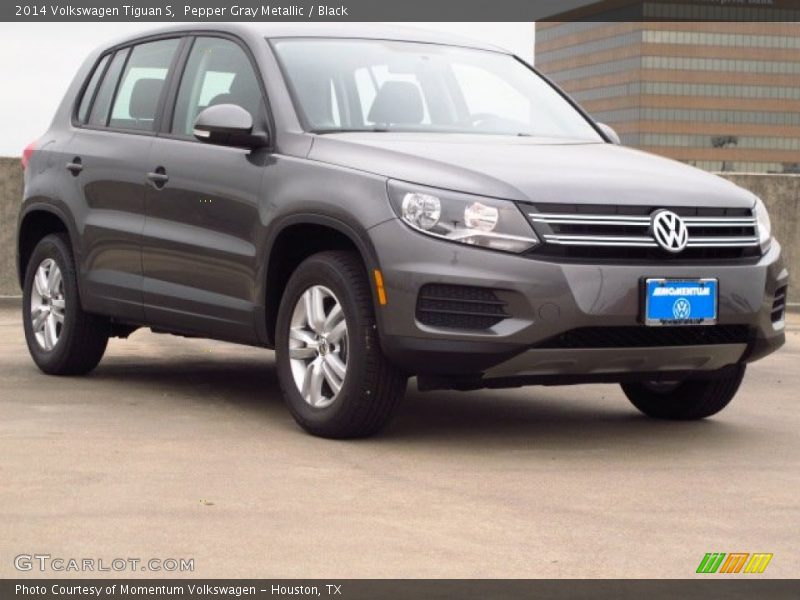 Pepper Gray Metallic / Black 2014 Volkswagen Tiguan S