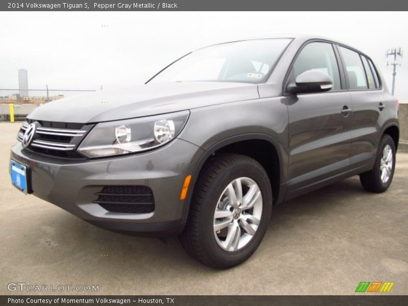 Pepper Gray Metallic / Black 2014 Volkswagen Tiguan S