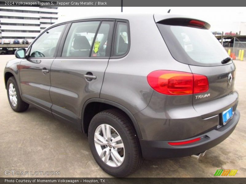 Pepper Gray Metallic / Black 2014 Volkswagen Tiguan S