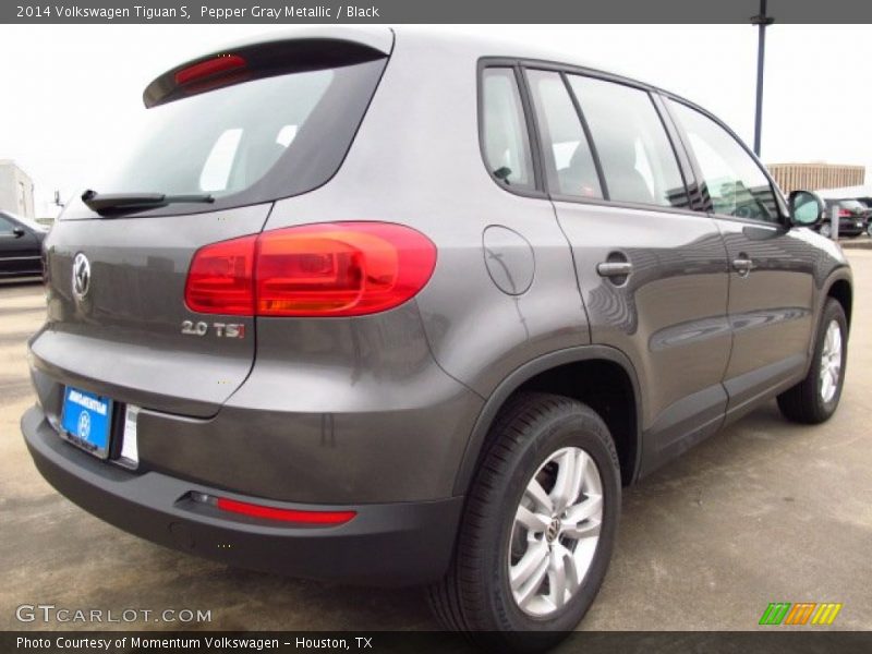 Pepper Gray Metallic / Black 2014 Volkswagen Tiguan S