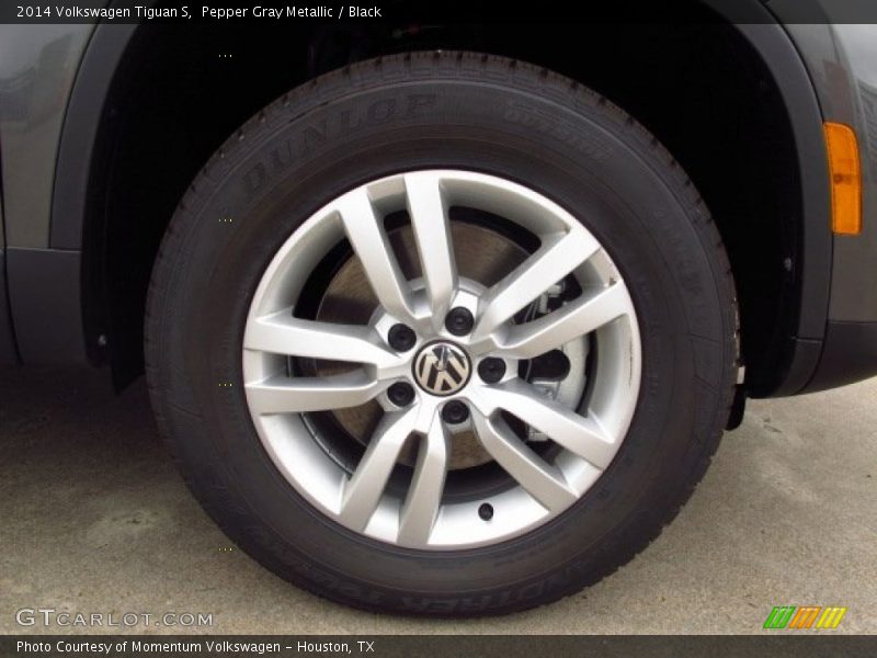 Pepper Gray Metallic / Black 2014 Volkswagen Tiguan S