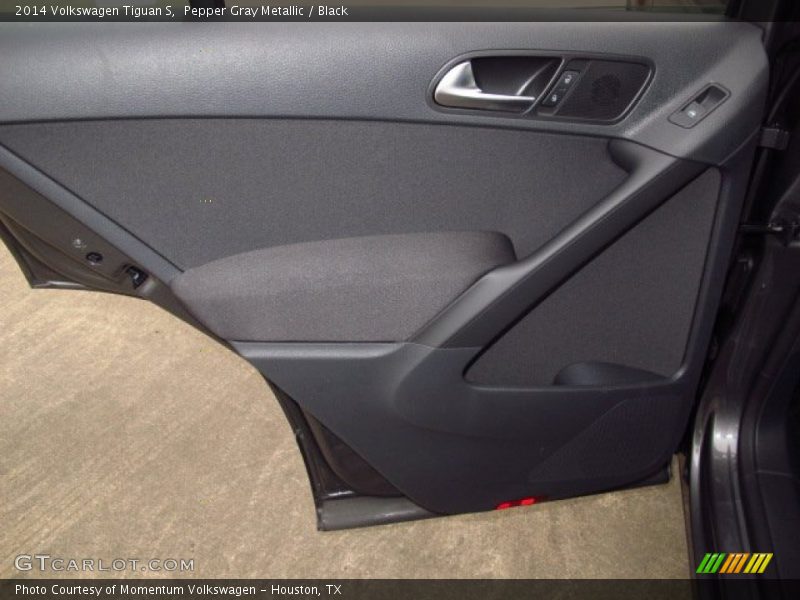 Pepper Gray Metallic / Black 2014 Volkswagen Tiguan S