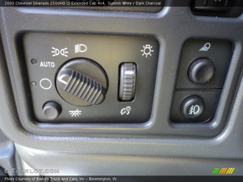 Summit White / Dark Charcoal 2003 Chevrolet Silverado 2500HD LS Extended Cab 4x4