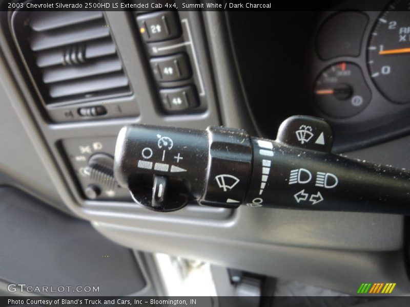 Summit White / Dark Charcoal 2003 Chevrolet Silverado 2500HD LS Extended Cab 4x4