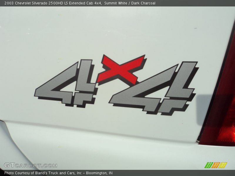 Summit White / Dark Charcoal 2003 Chevrolet Silverado 2500HD LS Extended Cab 4x4