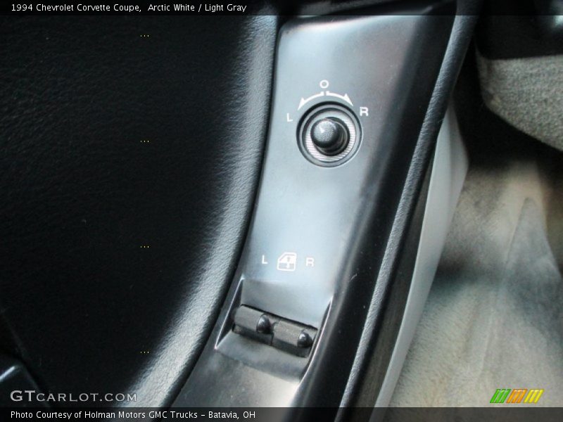 Arctic White / Light Gray 1994 Chevrolet Corvette Coupe