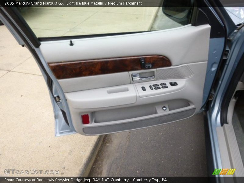 Light Ice Blue Metallic / Medium Parchment 2005 Mercury Grand Marquis GS