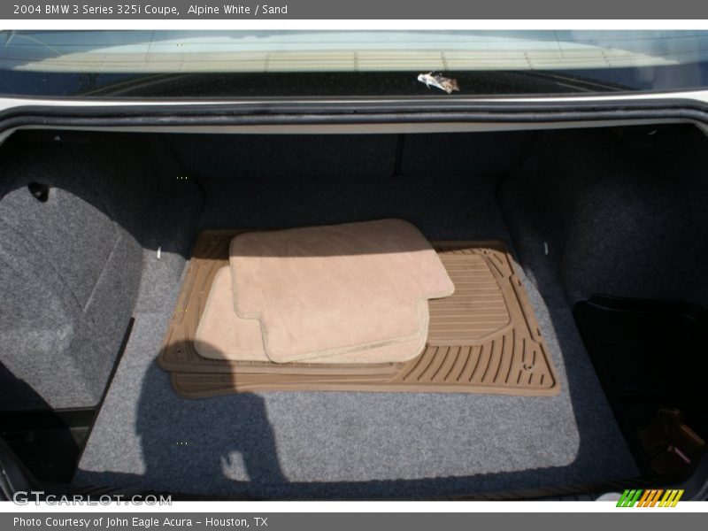 Alpine White / Sand 2004 BMW 3 Series 325i Coupe