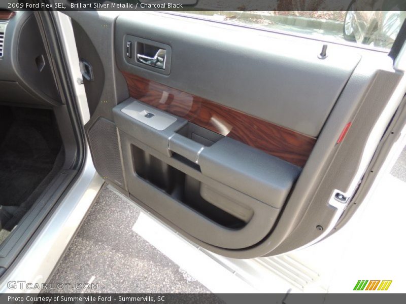 Brilliant Silver Metallic / Charcoal Black 2009 Ford Flex SEL