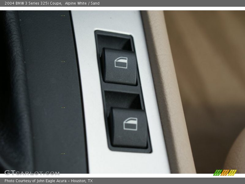 Alpine White / Sand 2004 BMW 3 Series 325i Coupe