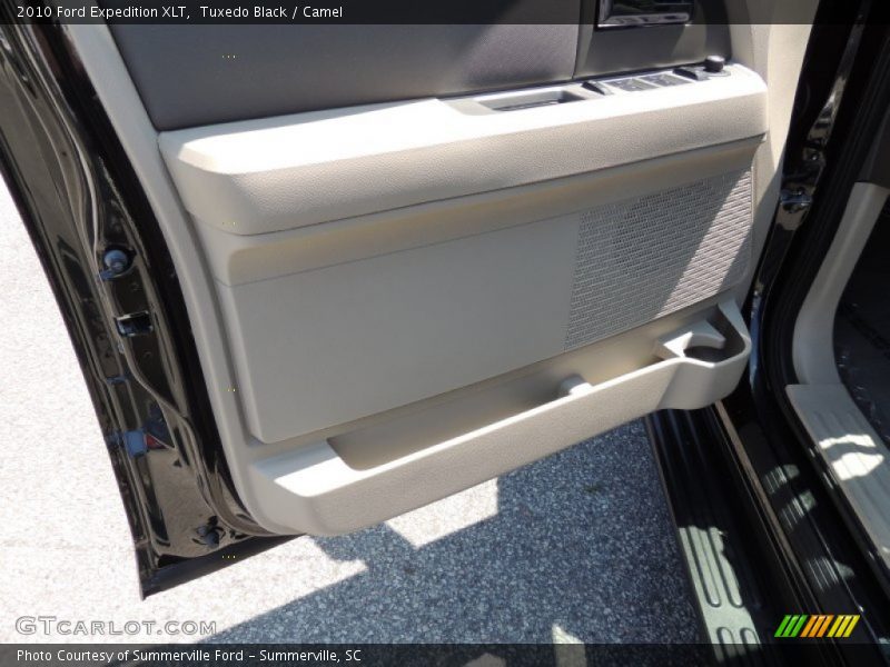 Tuxedo Black / Camel 2010 Ford Expedition XLT