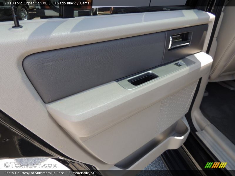 Tuxedo Black / Camel 2010 Ford Expedition XLT