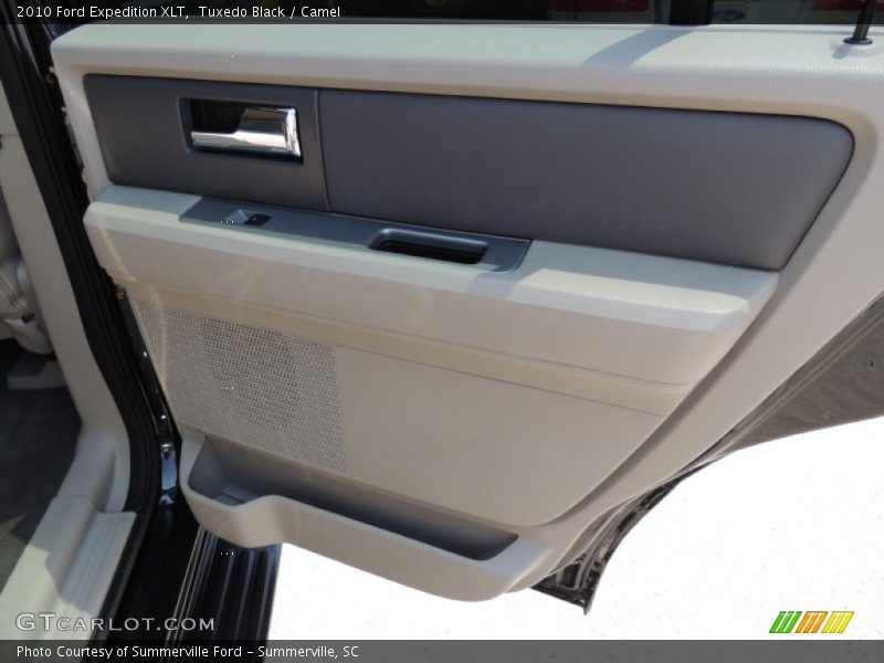Tuxedo Black / Camel 2010 Ford Expedition XLT