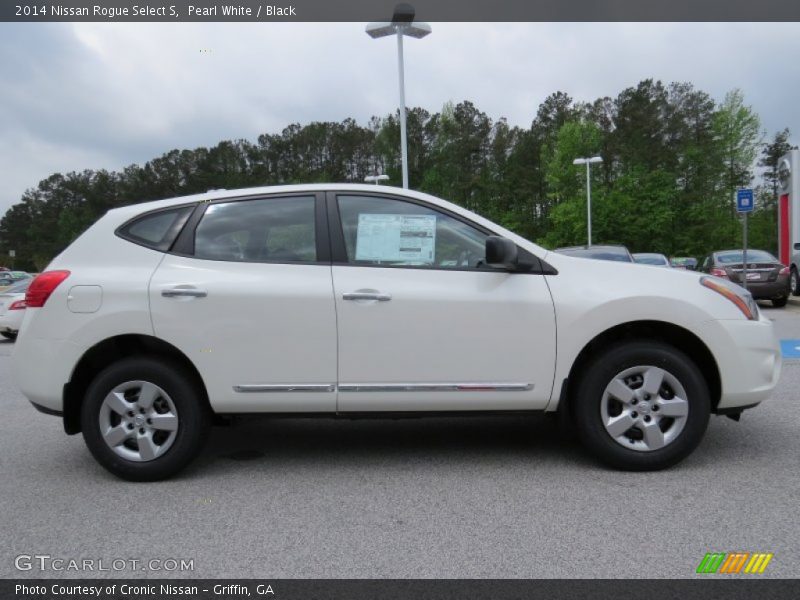 Pearl White / Black 2014 Nissan Rogue Select S