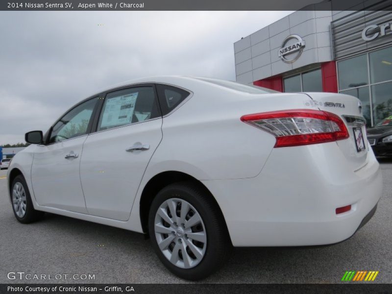 Aspen White / Charcoal 2014 Nissan Sentra SV