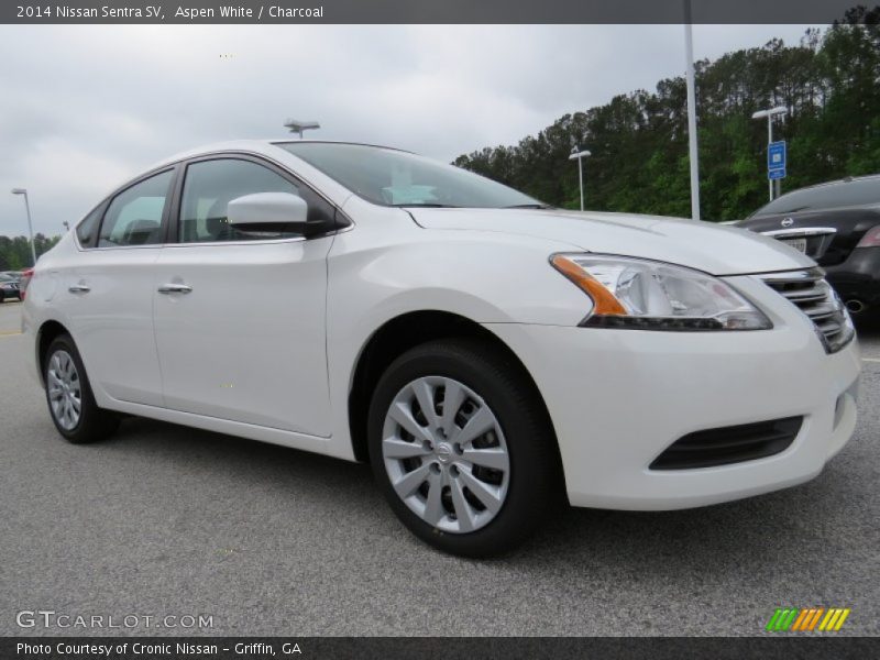 Aspen White / Charcoal 2014 Nissan Sentra SV