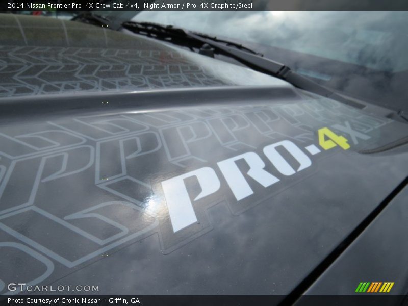  2014 Frontier Pro-4X Crew Cab 4x4 Logo