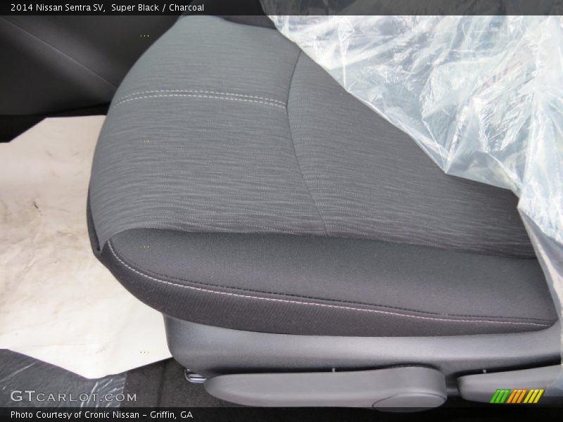 Super Black / Charcoal 2014 Nissan Sentra SV
