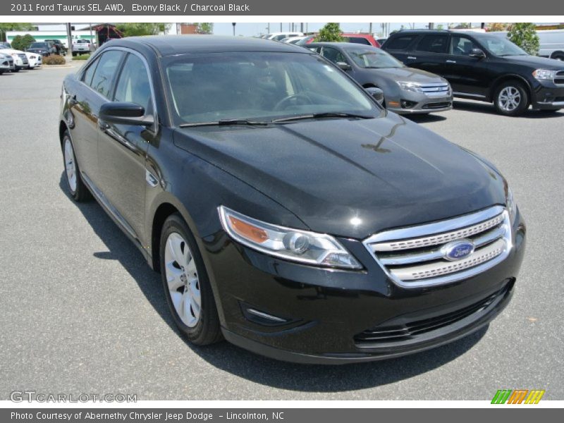 Front 3/4 View of 2011 Taurus SEL AWD