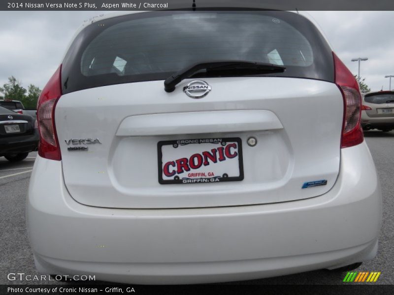 Aspen White / Charcoal 2014 Nissan Versa Note S Plus