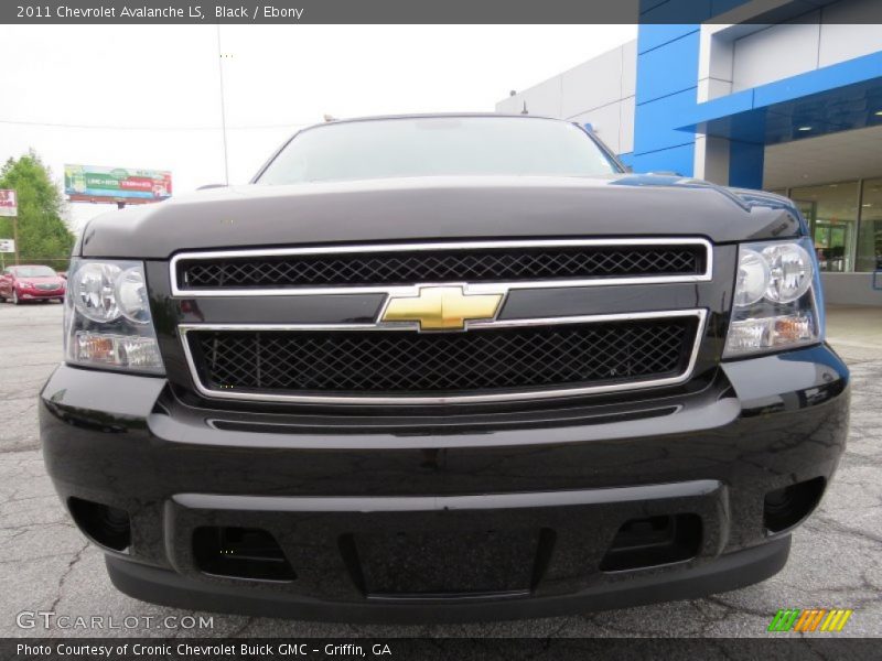 Black / Ebony 2011 Chevrolet Avalanche LS