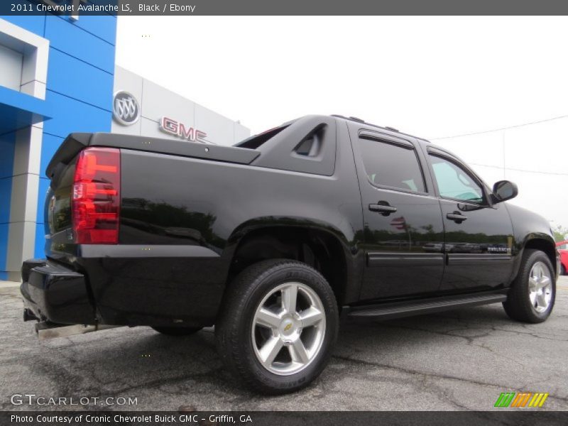 Black / Ebony 2011 Chevrolet Avalanche LS