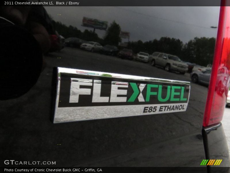 Black / Ebony 2011 Chevrolet Avalanche LS