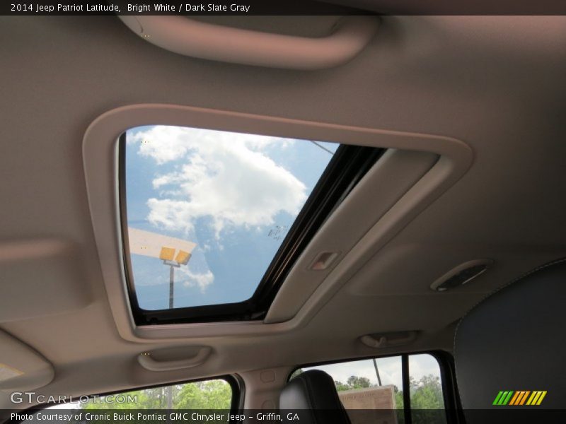 Bright White / Dark Slate Gray 2014 Jeep Patriot Latitude