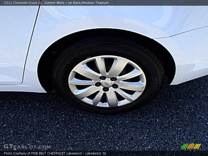 Summit White / Jet Black/Medium Titanium 2011 Chevrolet Cruze LS