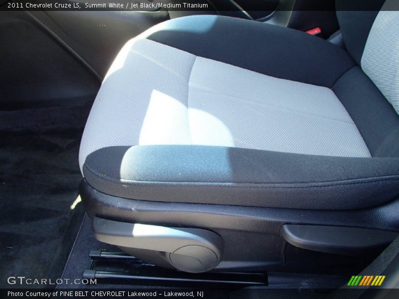 Summit White / Jet Black/Medium Titanium 2011 Chevrolet Cruze LS