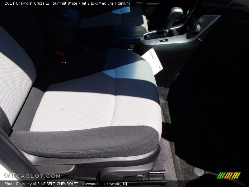Summit White / Jet Black/Medium Titanium 2011 Chevrolet Cruze LS