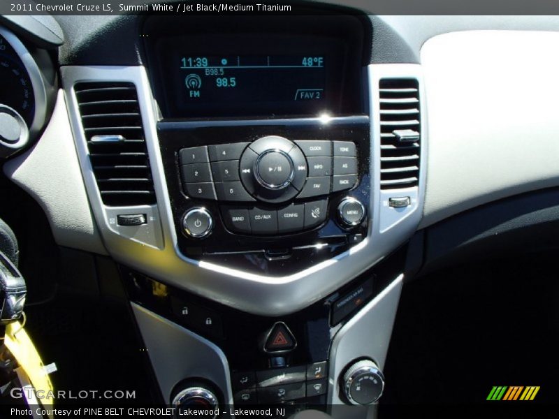 Summit White / Jet Black/Medium Titanium 2011 Chevrolet Cruze LS