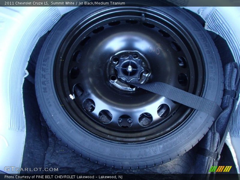 Summit White / Jet Black/Medium Titanium 2011 Chevrolet Cruze LS