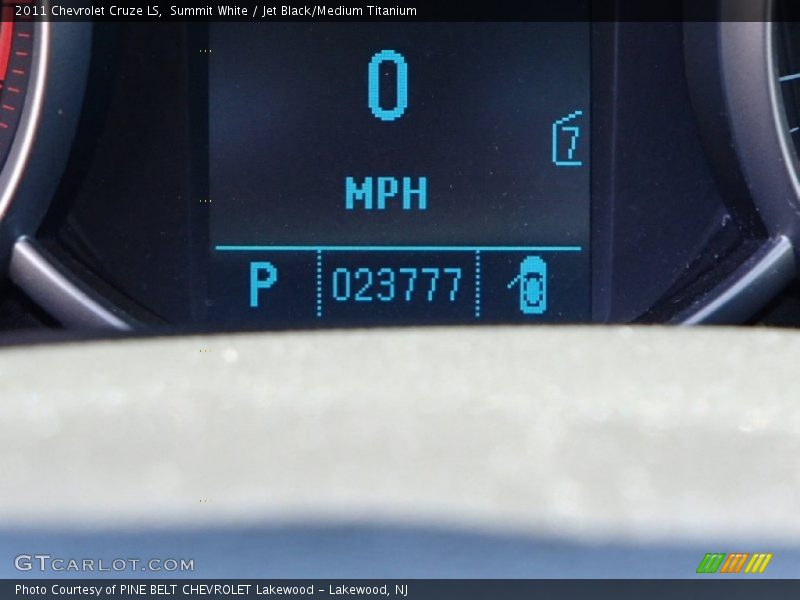 Summit White / Jet Black/Medium Titanium 2011 Chevrolet Cruze LS